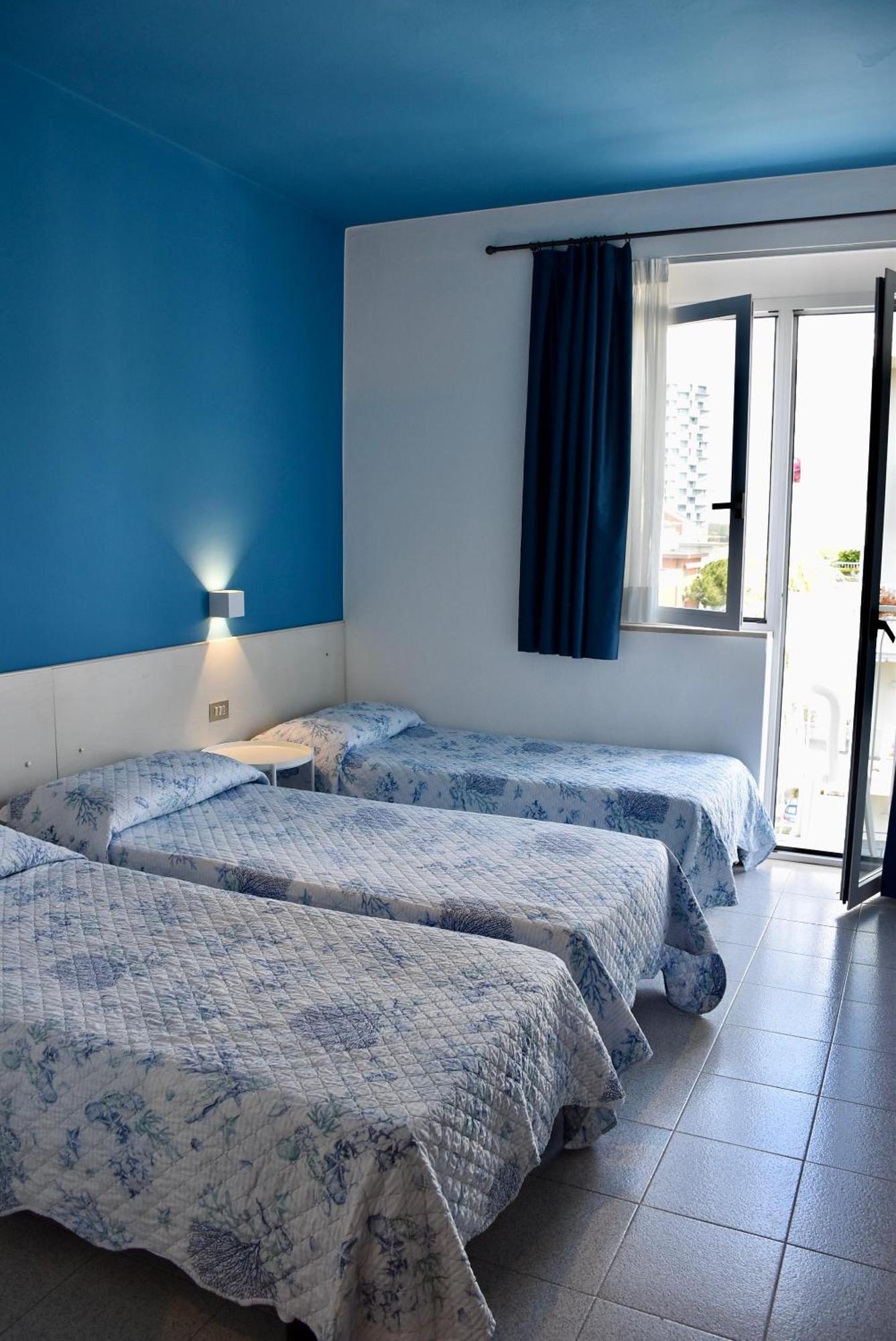 Hotel Portofino Лидо-ди-Езоло Экстерьер фото